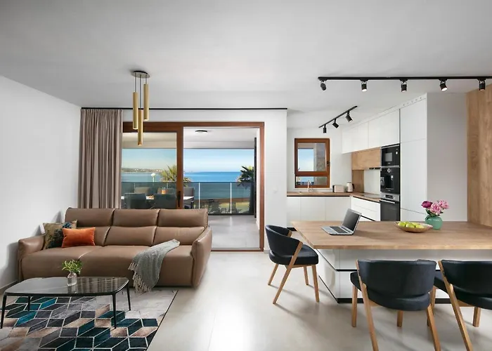 Malibu Imperial Seafront Daire