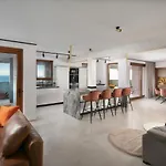 Malibu Imperial Seafront Apartamento