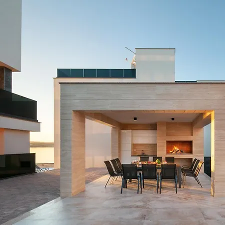 Apartment Malibu Imperial Vir