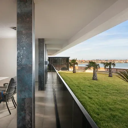 Malibu Imperial Seafront 비르