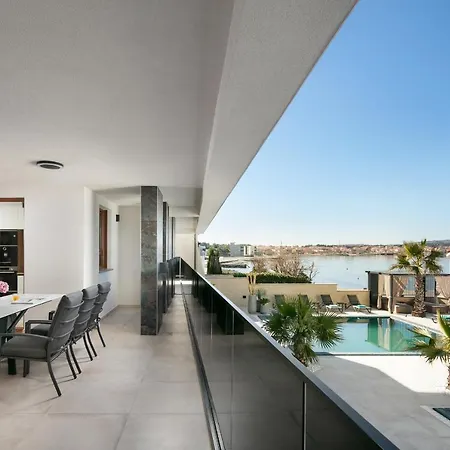 Malibu Imperial Seafront * 비르