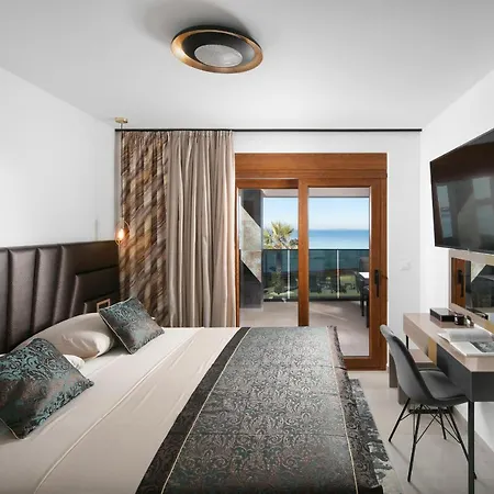 Malibu Imperial Seafront Appartamento Vir
