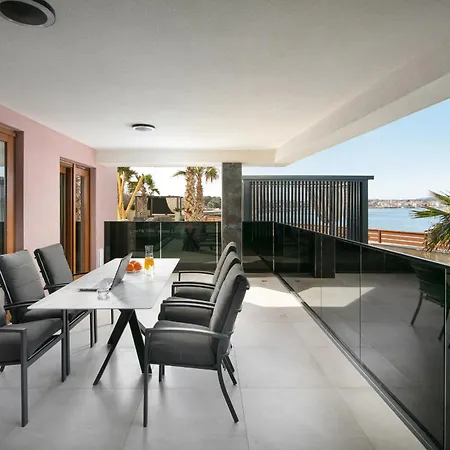 Malibu Imperial Seafront * 비르