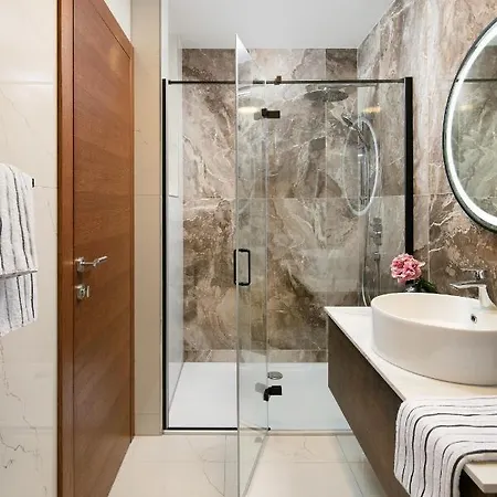 아파트 Malibu Imperial Seafront 비르