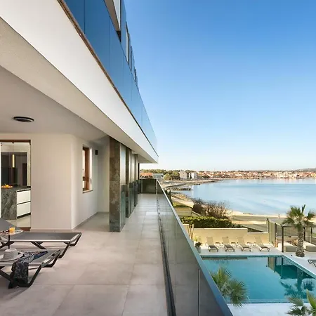 아파트 Malibu Imperial Seafront 비르