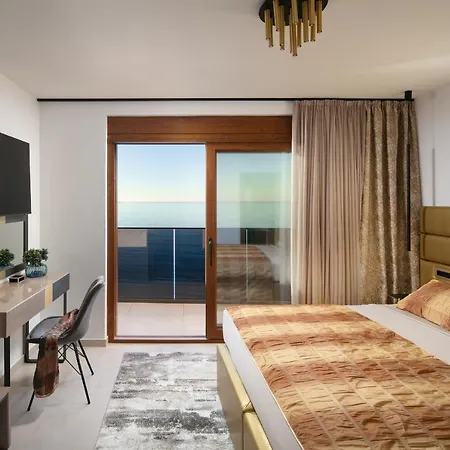 Malibu Imperial Seafront *