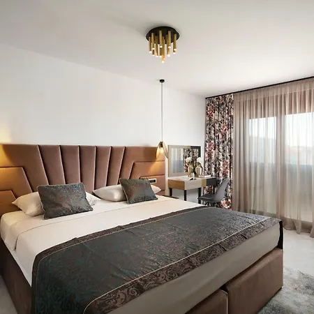 Malibu Imperial Seafront