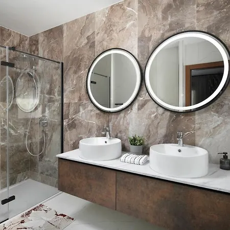 Malibu Imperial Seafront * 비르