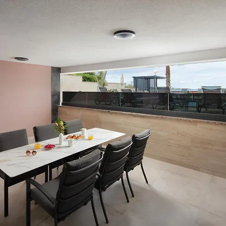 Malibu Imperial Apartament Vir