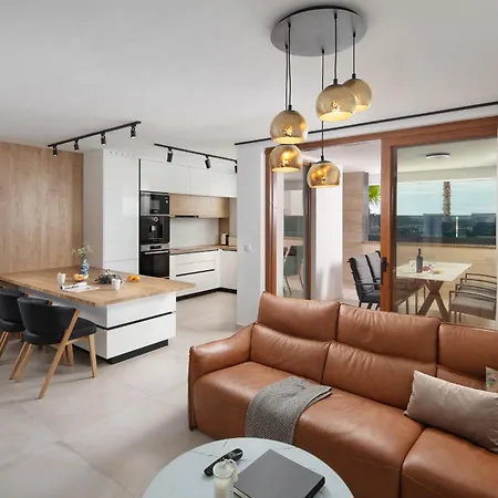 Malibu Imperial Apartament Vir
