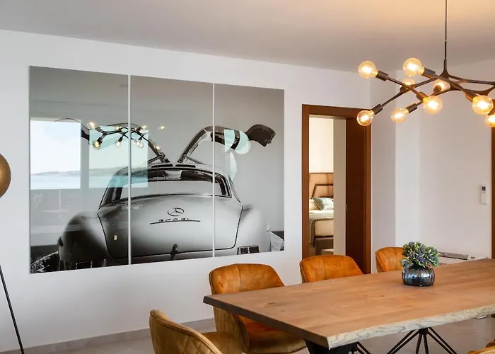Malibu Imperial Seafront Apartman