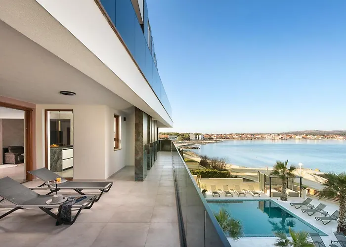 Apartman Malibu Imperial Seafront Vir