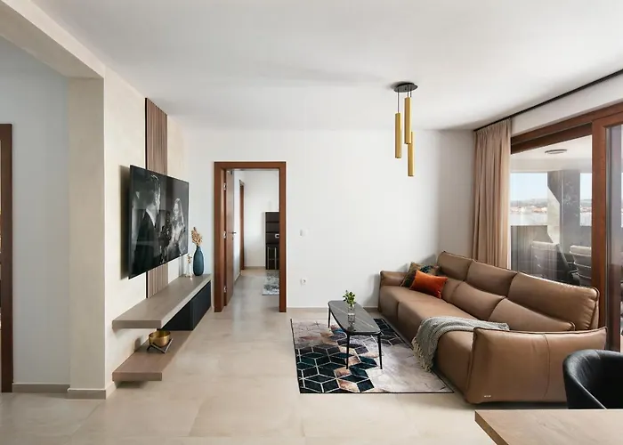 Malibu Imperial Seafront Apartman Vir