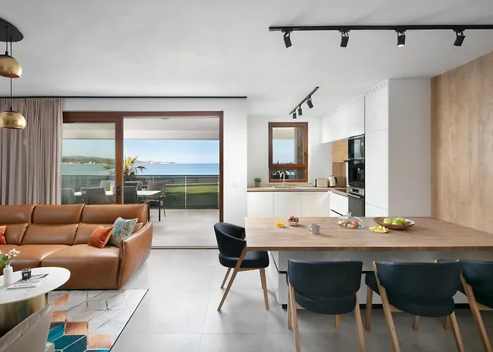 Malibu Imperial Seafront Apartman *
